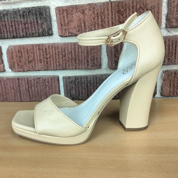 NWOT Franco Sarto Dima Genuine Leather Heeled Sandals in Beige Sz. 9 - Picture 11 of 13